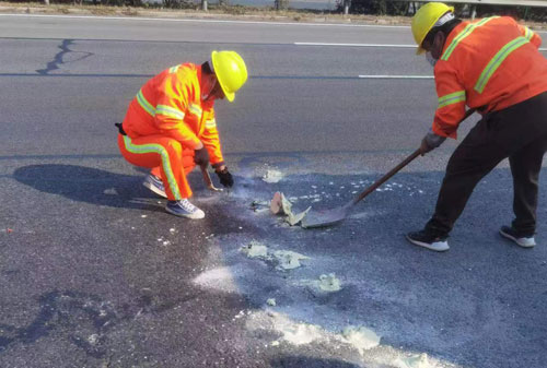 易门公路下沉注浆加固